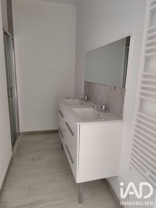  Appartement à louer 3 pièces 49 m²