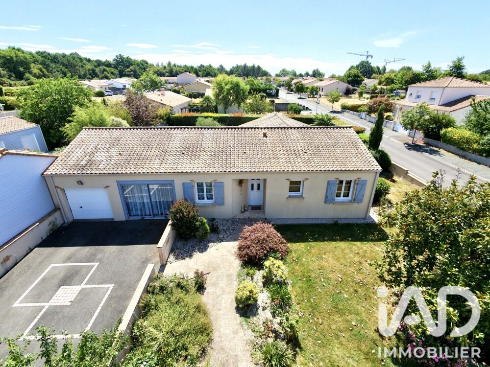 Maison 6 pièces 123 m² · à Saint-Étienne-du-Bois · 123 m² · 269 500 €