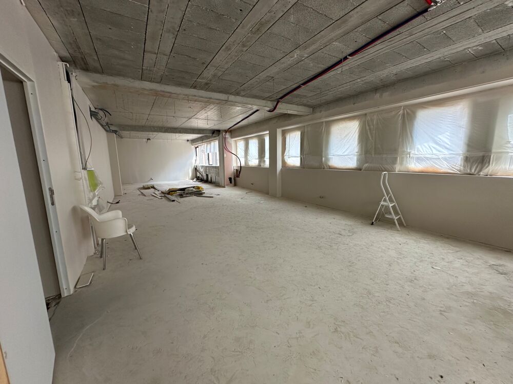  Vente - 357 m² Oyonnax (01100)