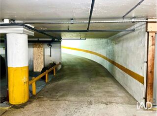  Parking / Garage à louer 10 m²