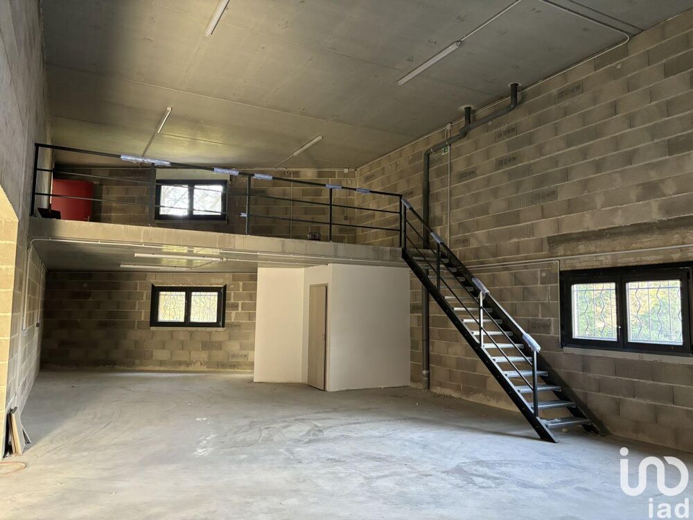   Location Local d'activités 143 m&sup2; 