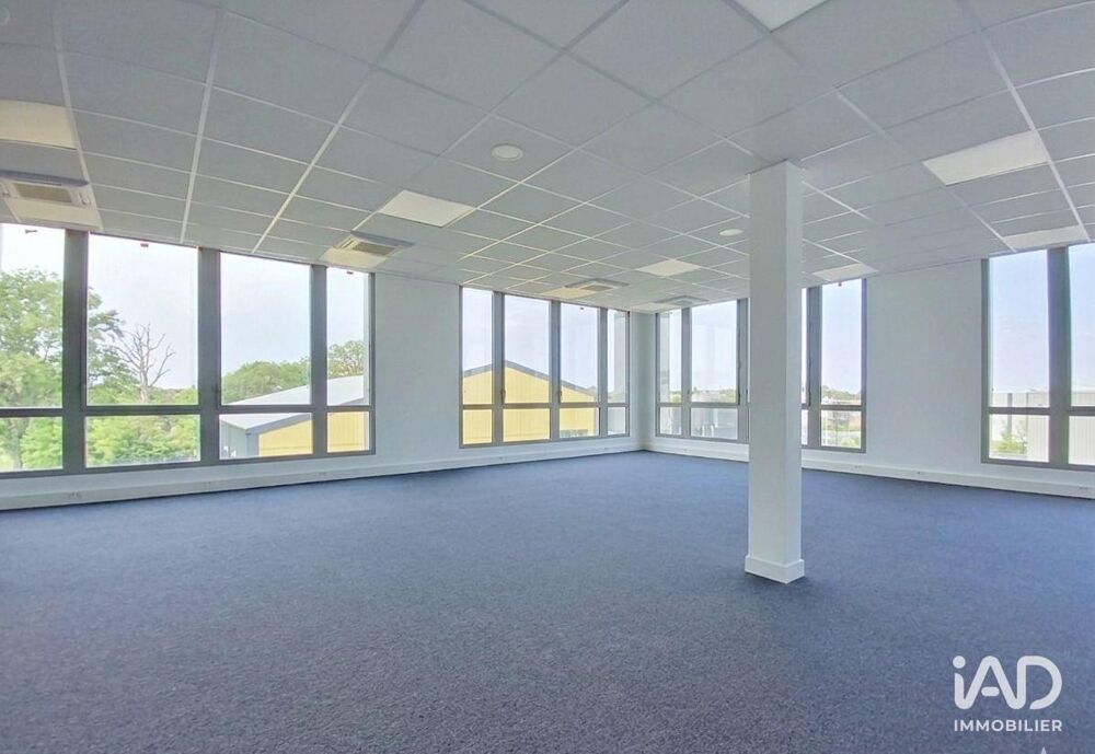  Location - 270 m² Pacé (35740)
