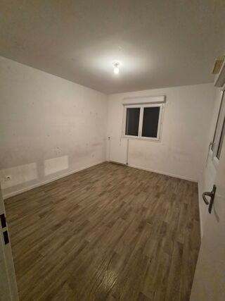  Appartement à louer 4 pièces 70 m²