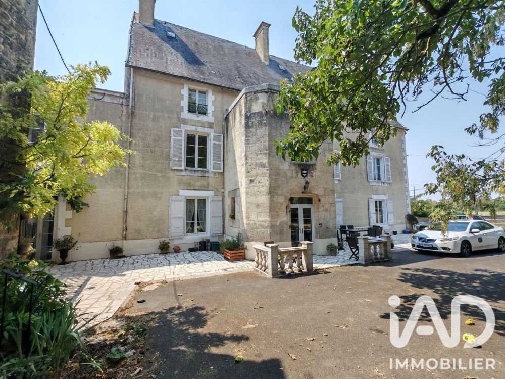 Maison 11 pièces 395 m² · à Chef-Boutonne · 395 m² · 829 000 €