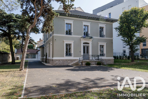   Vente Boutique/Local commercial 615 m&sup2; 