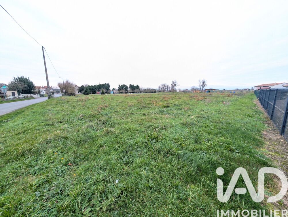 Vente Terrain Vente Terrain à bâtir 2 393 m&sup2; Leignes-sur-fontaine
