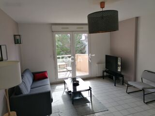  Appartement à louer 3 pièces 64 m²