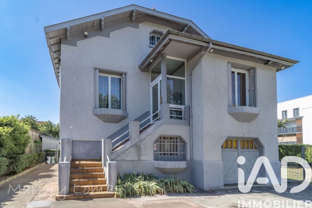 à vendre  Maison Bron (69500)