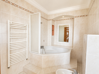  Maison à louer 5 pièces 145 m²