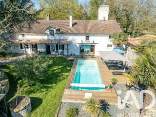  Maison à vendre 8 pièces 265 m²