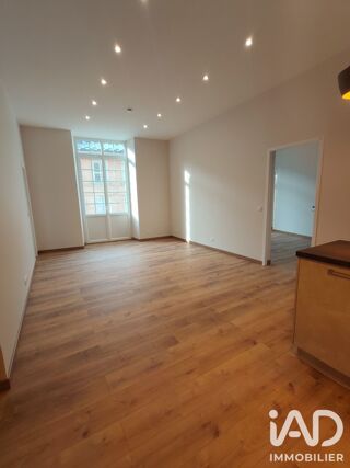 Appartement à louer 4 pièces 92 m²