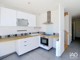  Appartement à louer 4 pièces 74 m²