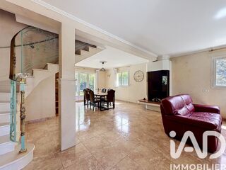  Maison � louer 8 pi�ces 210 m�