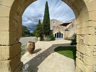  Maison  vendre 15 + pices 640 m