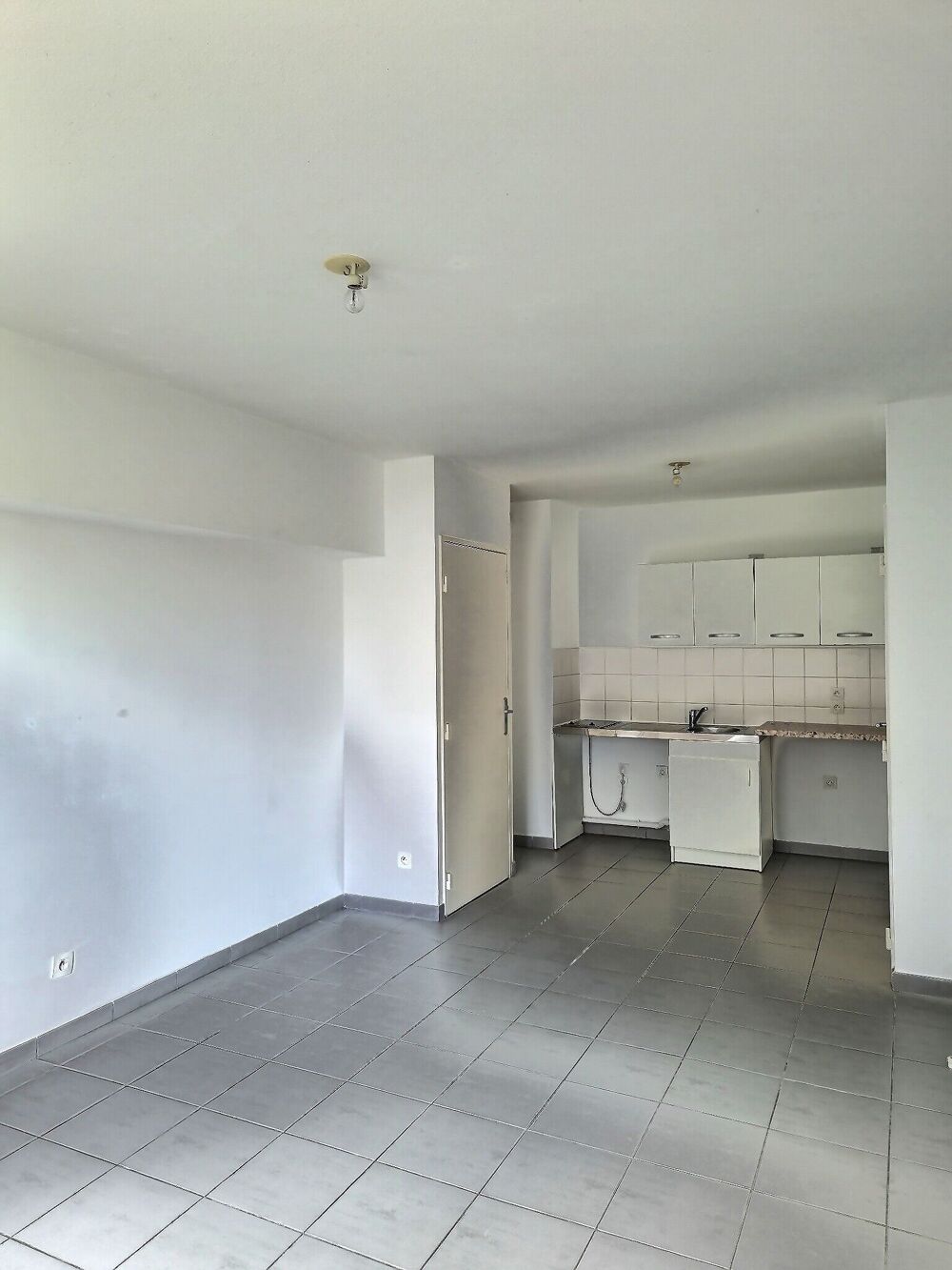 Vente Appartement T2 avec balcon et parking en sous sol - Résidence récente Villeurbanne