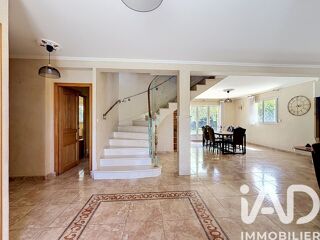  Maison � louer 8 pi�ces 210 m�
