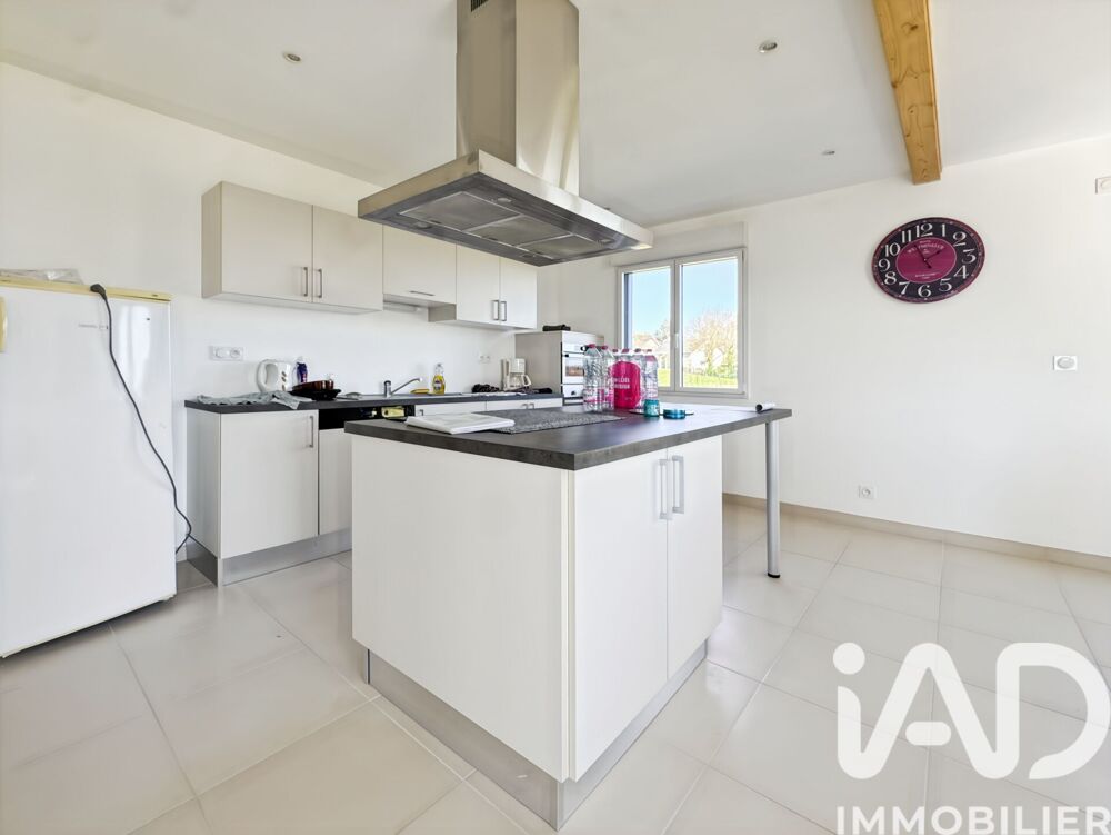 vente Maison - 7 pièce(s) - 142 m² Neuilly-le-Vendin (53250)