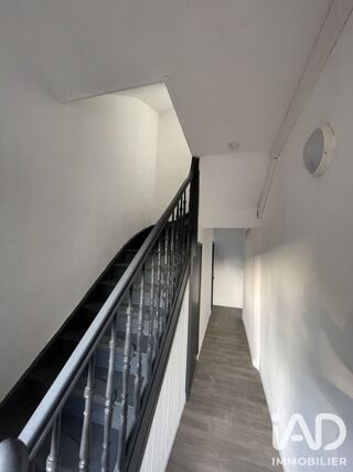  Immeuble à vendre 214 m²