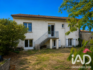 Maison 5 pièces 145 m² · à Villebois-Lavalette · 145 m² · 125 000 €
