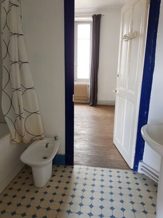  Appartement à louer 4 pièces 91 m²