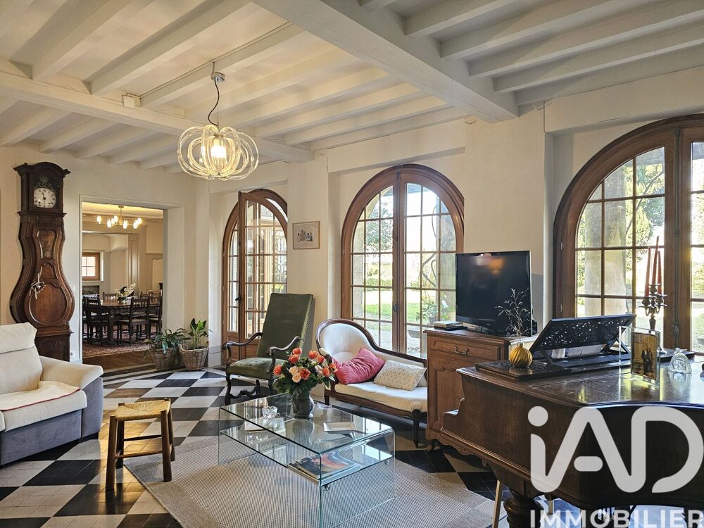 Maison 10 pièces 329 m² · à Cognac · 329 m² · 598 000 €