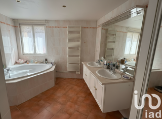  Maison à vendre 8 pièces 215 m²