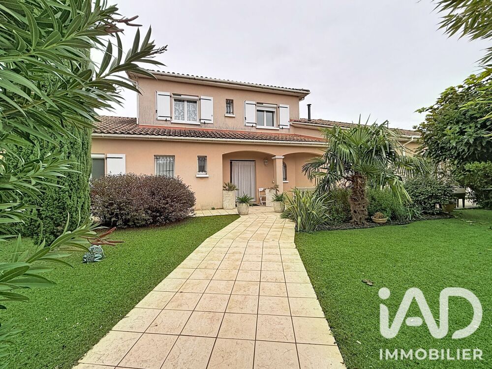 Vente Maison Vente Maison traditionnelle 7 pièces Saint-affrique