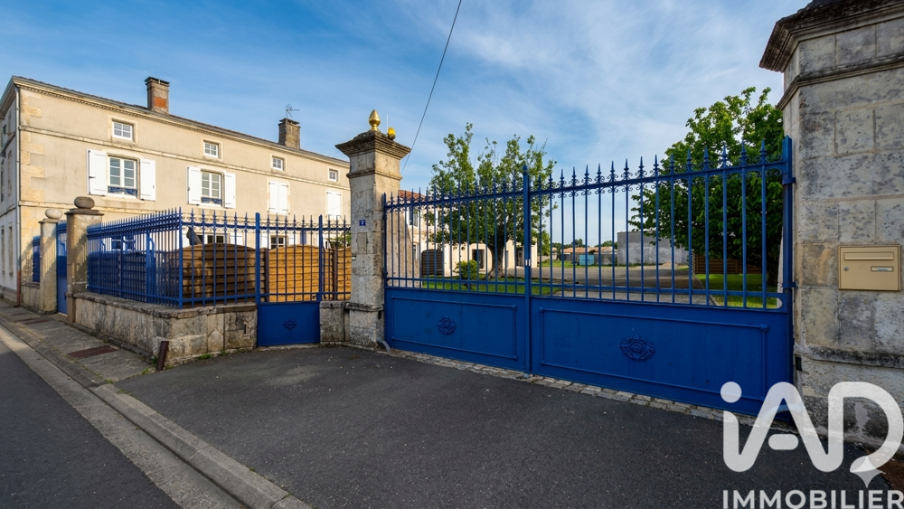 Maison 7 pièces 233 m² · à Forges · 233 m² · 480 000 €