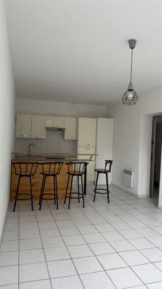 Appartement à louer 3 pièces 56 m²