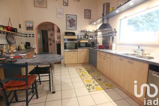  Maison à vendre 15 + pièces 675 m²