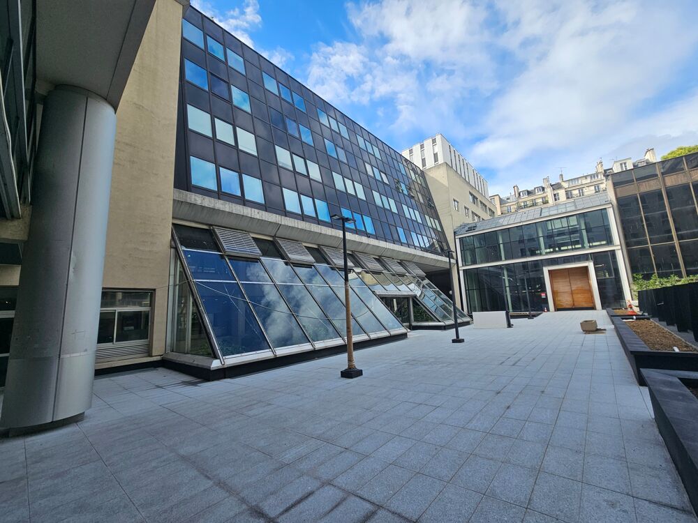   Bureaux 170 m² = 75 m² + 95 m² au 32 rue de Paradis 75010 Paris Paris 10