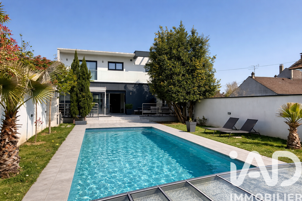 Maison 7 pièces 183 m² · à Sainte-Geneviève-des-Bois · 183 m² · 750 000 €