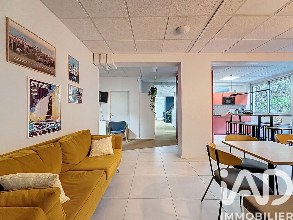   Vente / Local Commercial - 300 m² 