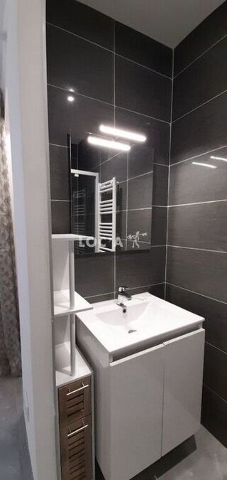 Appartement à louer 2 pièces 37 m²