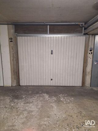  Parking / Garage à louer 18 m²