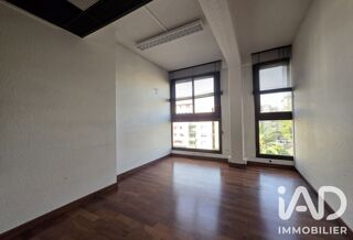  Immeuble à vendre 14 pièces 240 m²