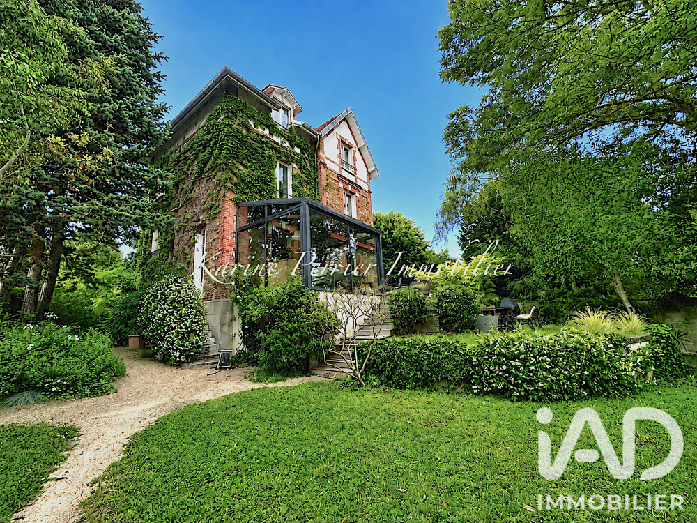 Maison 9 pièces 244 m² · à Garches · 244 m² · 2 490 000 €