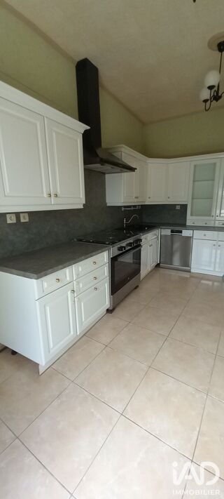  Appartement à louer 4 pièces 100 m²