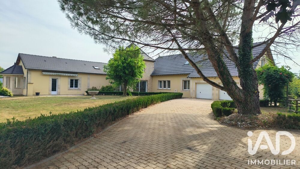 Maison 10 pièces 305 m² · à Montaulin · 305 m² · 605 000 €