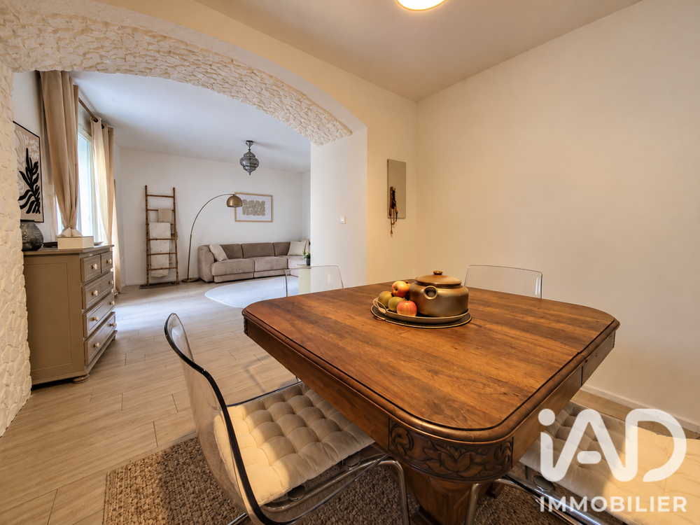 Vente Maison Vente Maison de village 5 pièces Névian