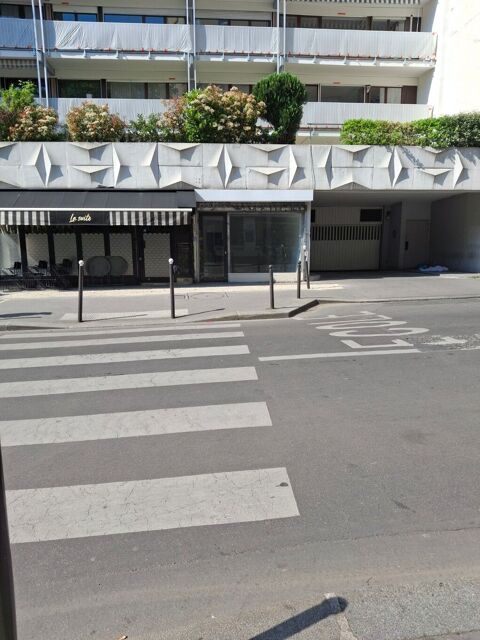 MURS DE 2 BOUTIQUES SIS AU 119 RUE DE MONTREUIL 75011... 950000 75011 Paris