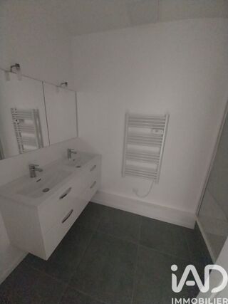  Appartement à louer 5 pièces 99 m²