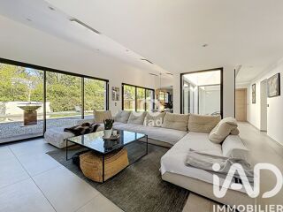  Maison � vendre 8 pi�ces 236 m�