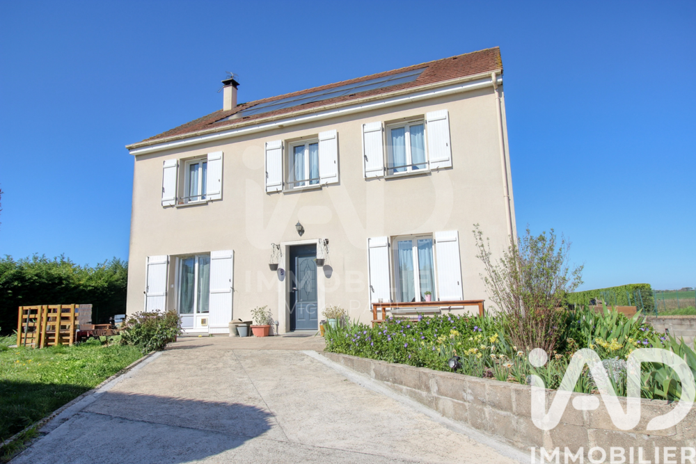 Maison 8 pièces 158 m² · à Dadonville · 158 m² · 282 000 €