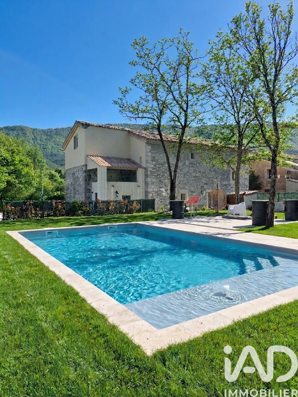 Maison 6 pièces 150 m² · à Les Omergues · 150 m² · 299 000 €