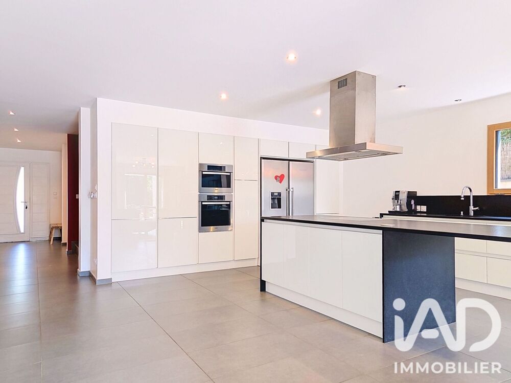 à vendre  Maison Divonne-les-Bains (01220)