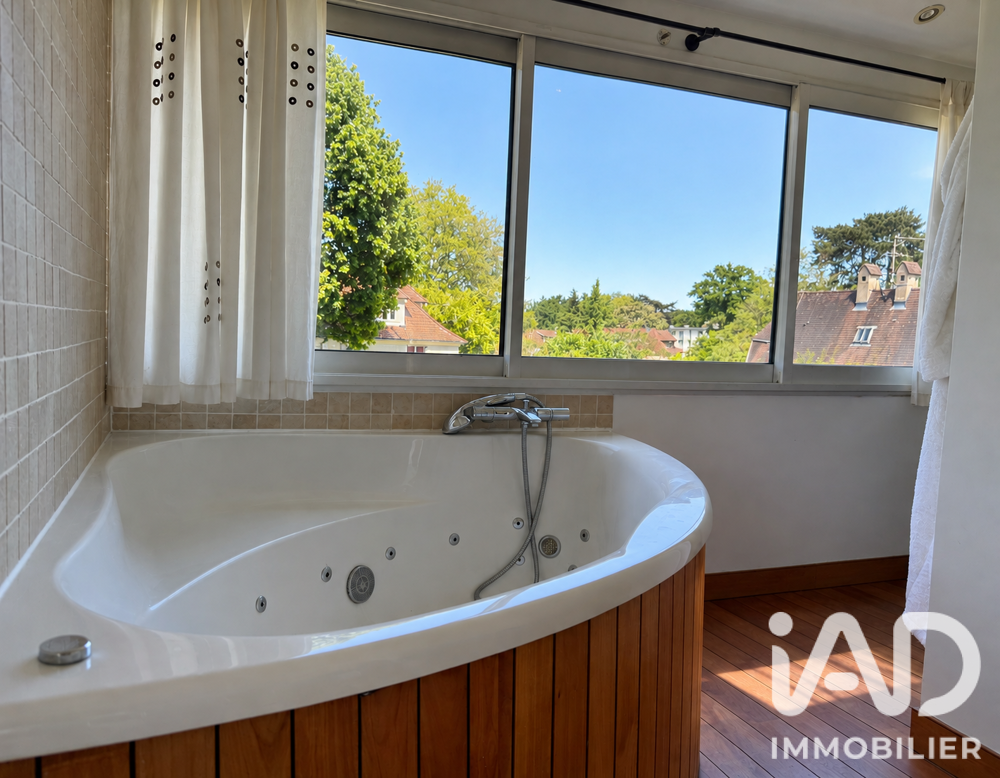 à vendre  Maison La Celle-Saint-Cloud (78170)