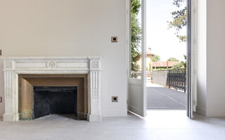  Appartement à louer 4 pièces 155 m²