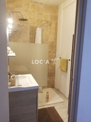  Appartement à louer 3 pièces 65 m²