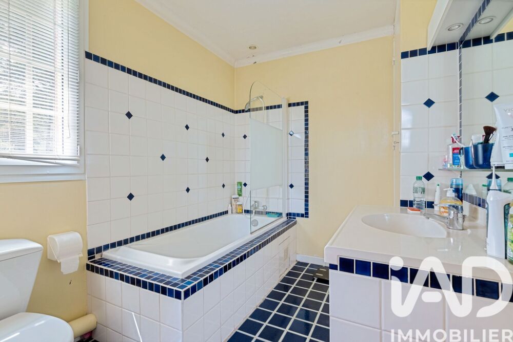 � vendre  Maison �guilles (13510)